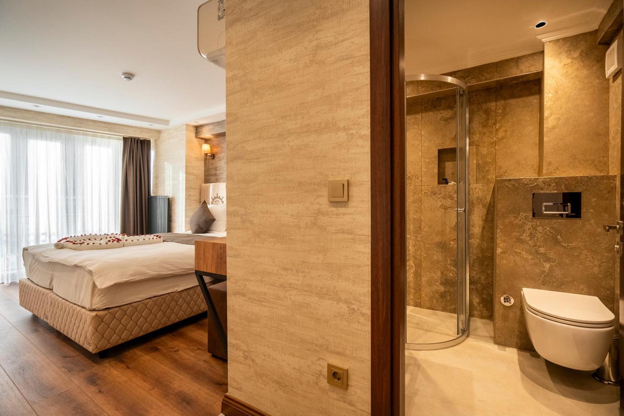 Old Harbour Otel